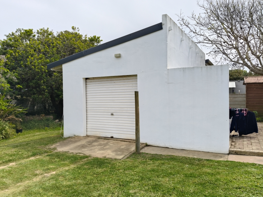 2 Bedroom Property for Sale in Paradise Beach Eastern Cape